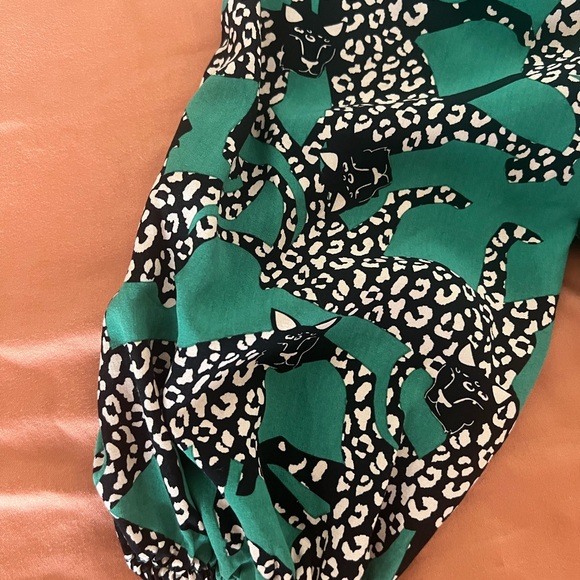 Green Patterned Women's Dress - Picture 8 of 10